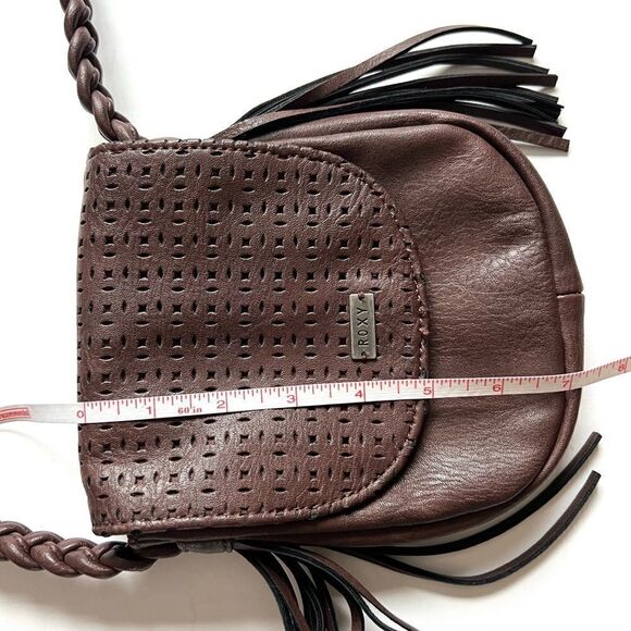 Roxy Brown Fringe Crossbody Bag - Picture 5 of 8